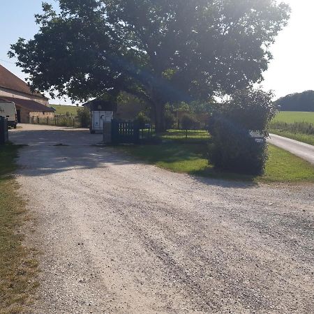 Hotel Ferme Des Champs Vrécourt Exterior foto
